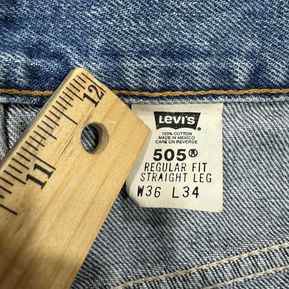 Vtg Levis Jeans Mens 36x34 Blue 505 Regular Fit Straight Leg Medium Wash Denim - Picture 7 of 10